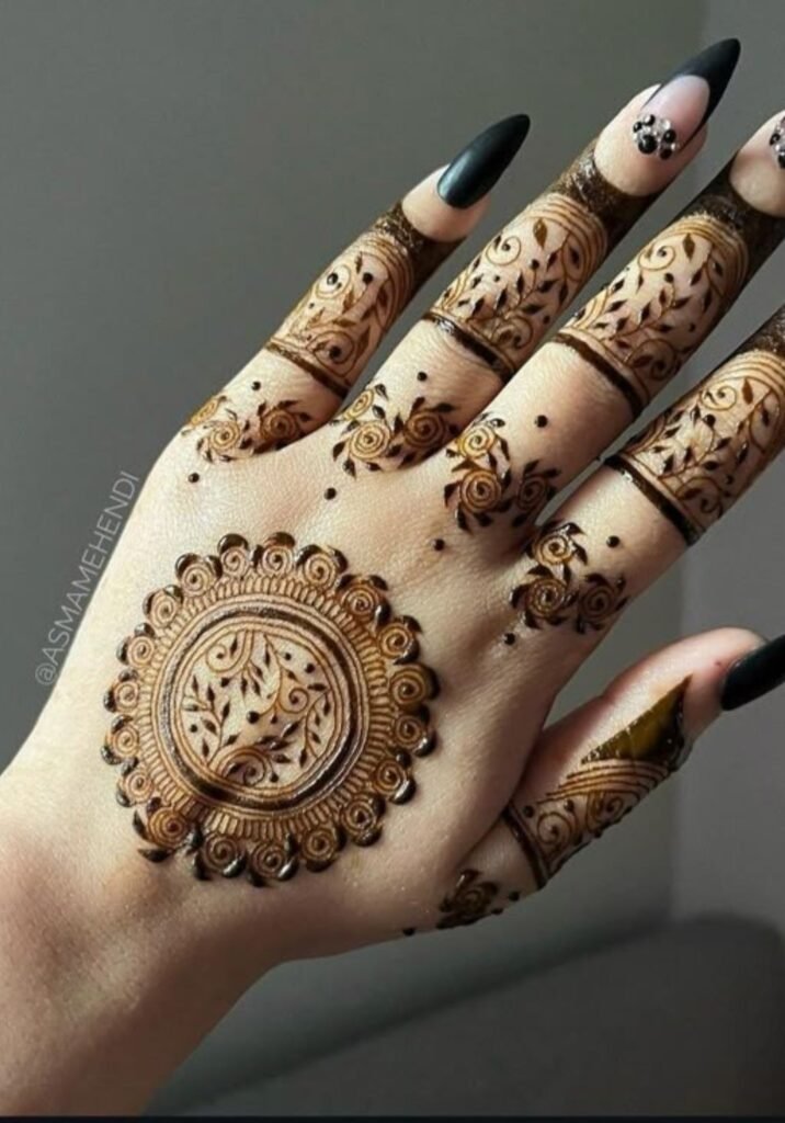 Royal Simple Mehndi Design