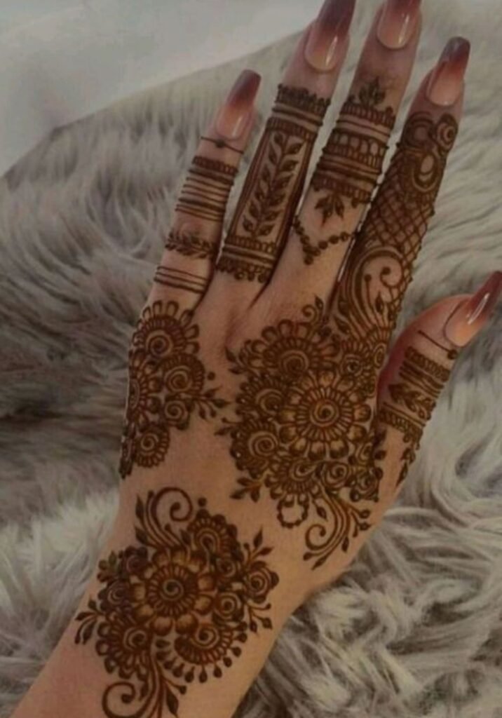 Royal Simple Mehndi Design