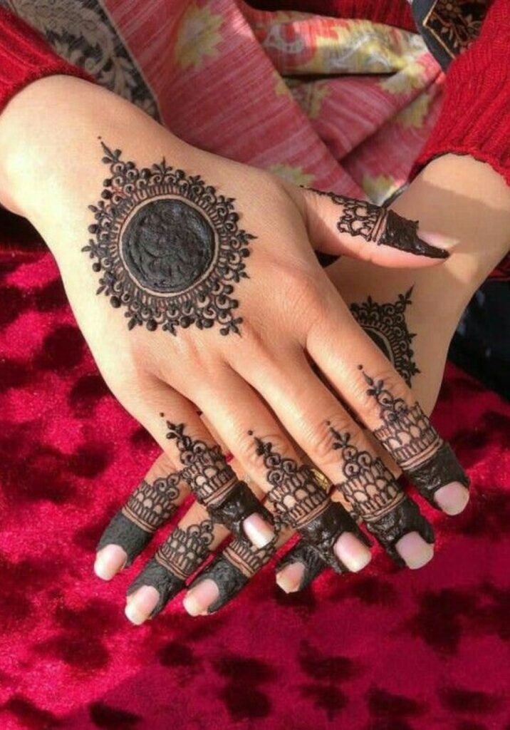 Royal Simple Mehndi Design