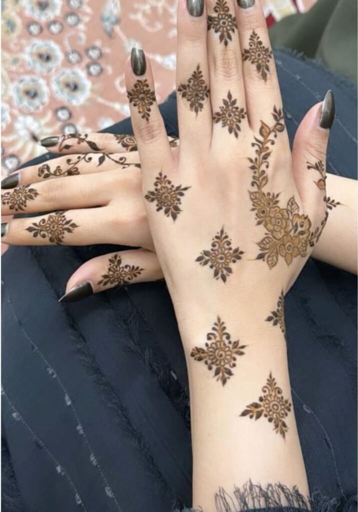 Royal Simple Mehndi Design