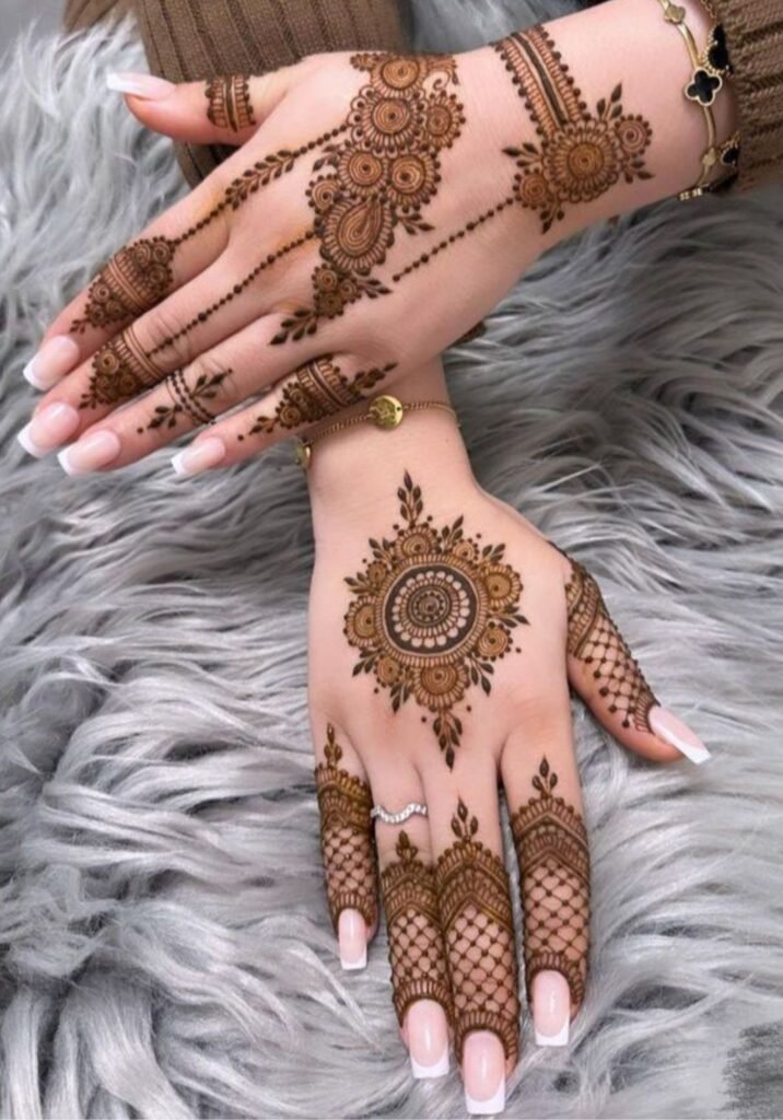Royal Simple Mehndi Design
