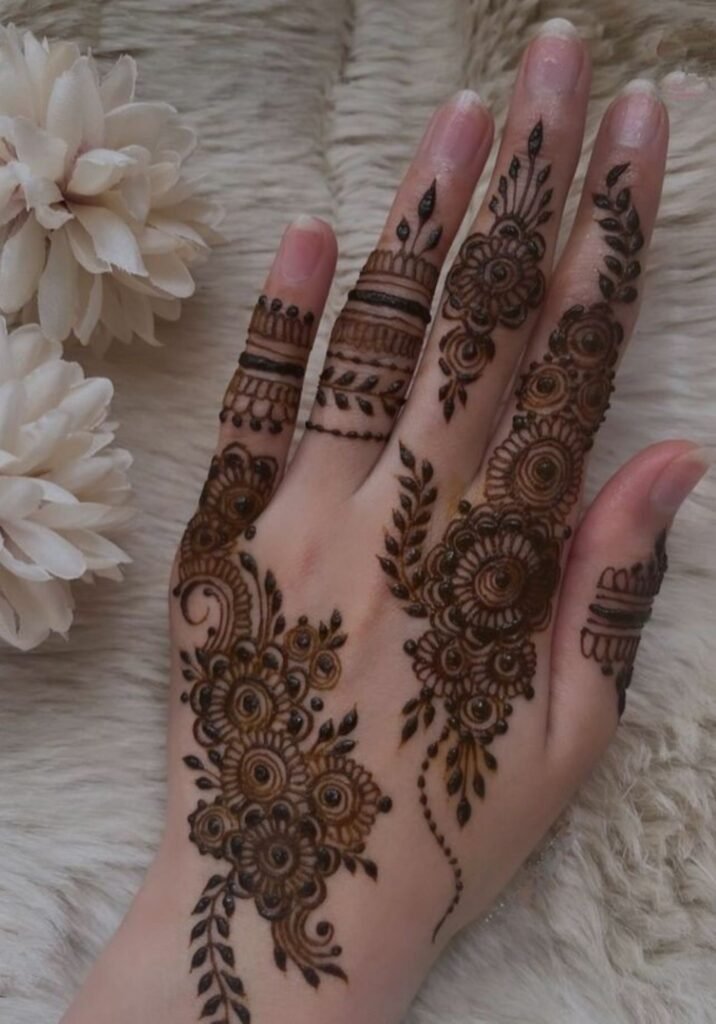 Royal Simple Mehndi Design
