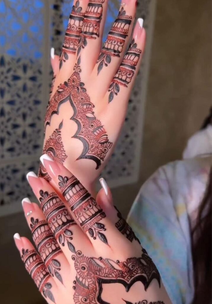 Royal Simple Mehndi Design