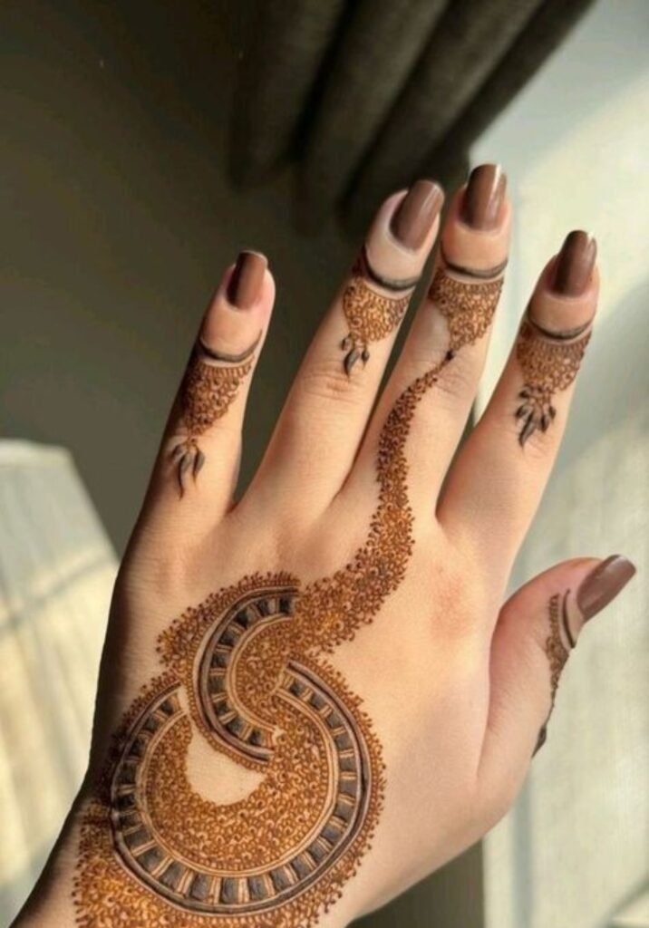 Royal Simple Mehndi Design