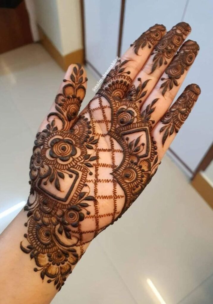 Royal Simple Mehndi Design