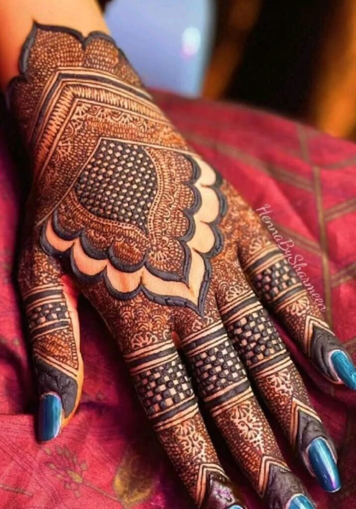 Royal Simple Mehndi Design