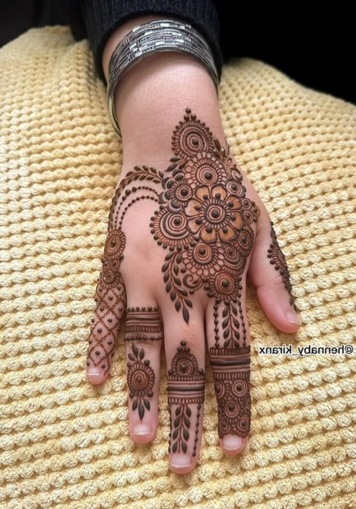 Royal Simple Mehndi Design