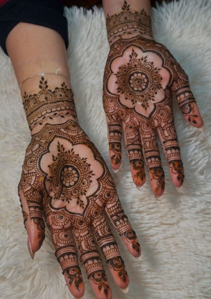 Stylish Simple Mehndi Design
