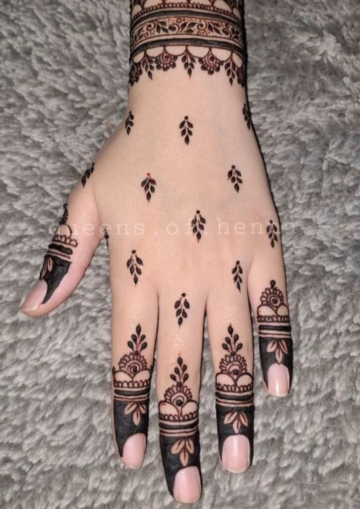 back hand mehndi design