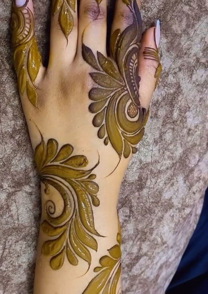 Henna New Mehndi Design