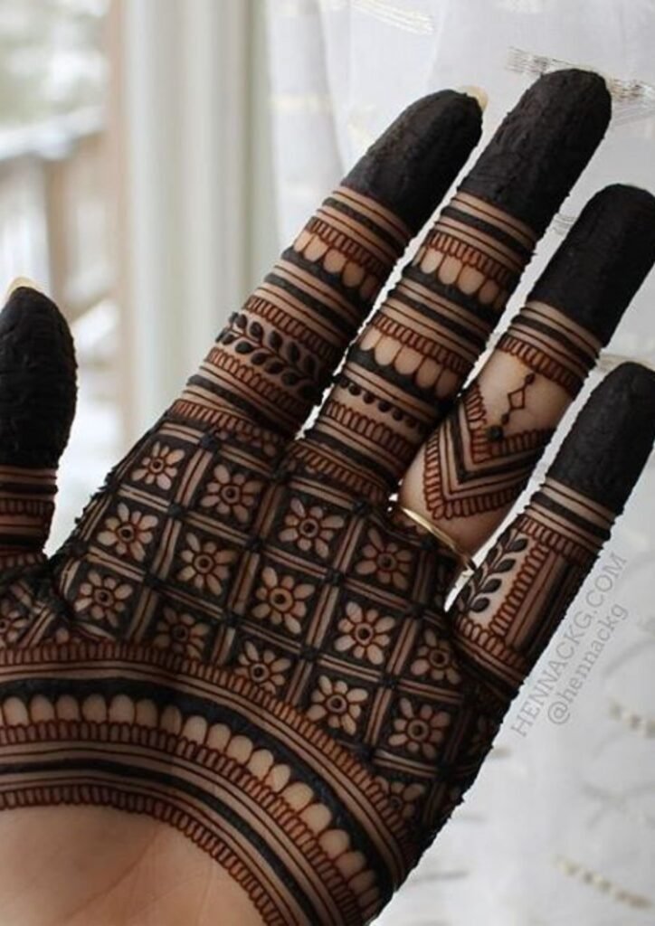 Finger Mehndi Design