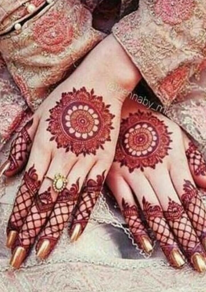 back hand mehndi design