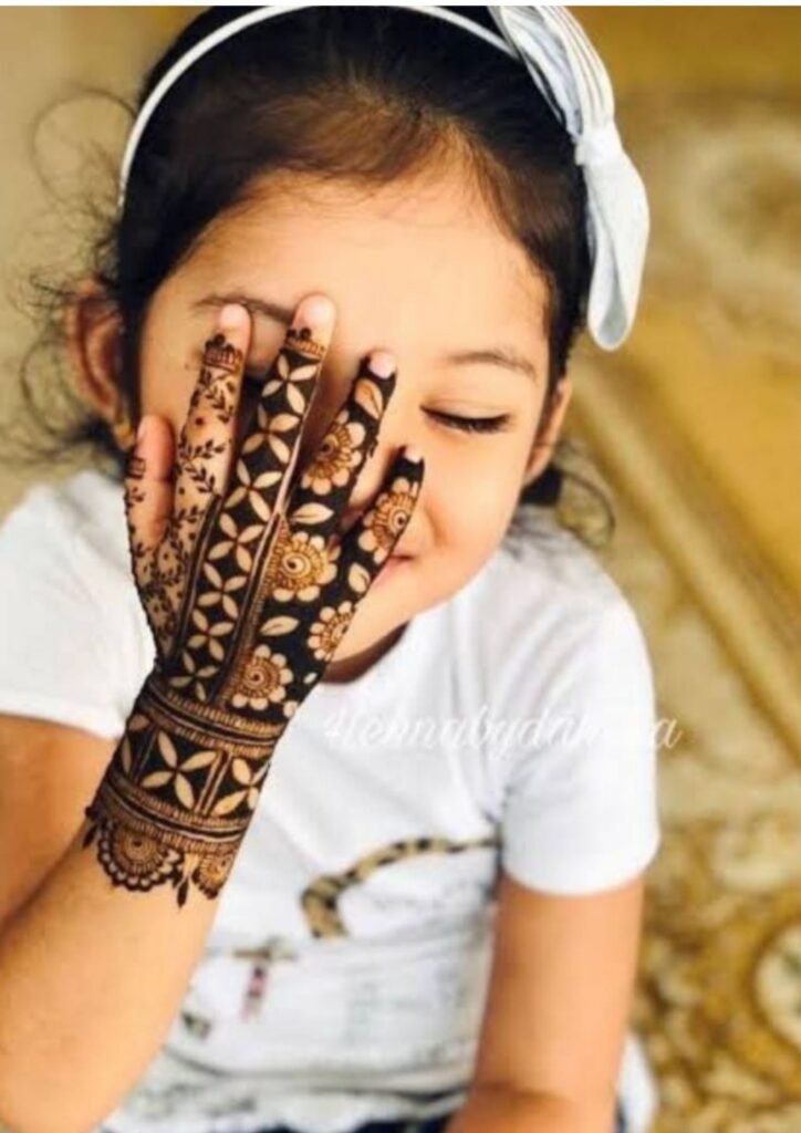 Stylish Simple Mehndi Design