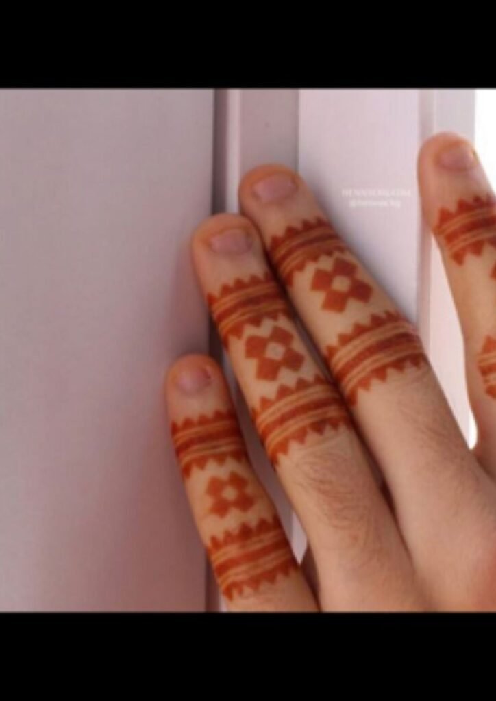 Finger Mehndi Design