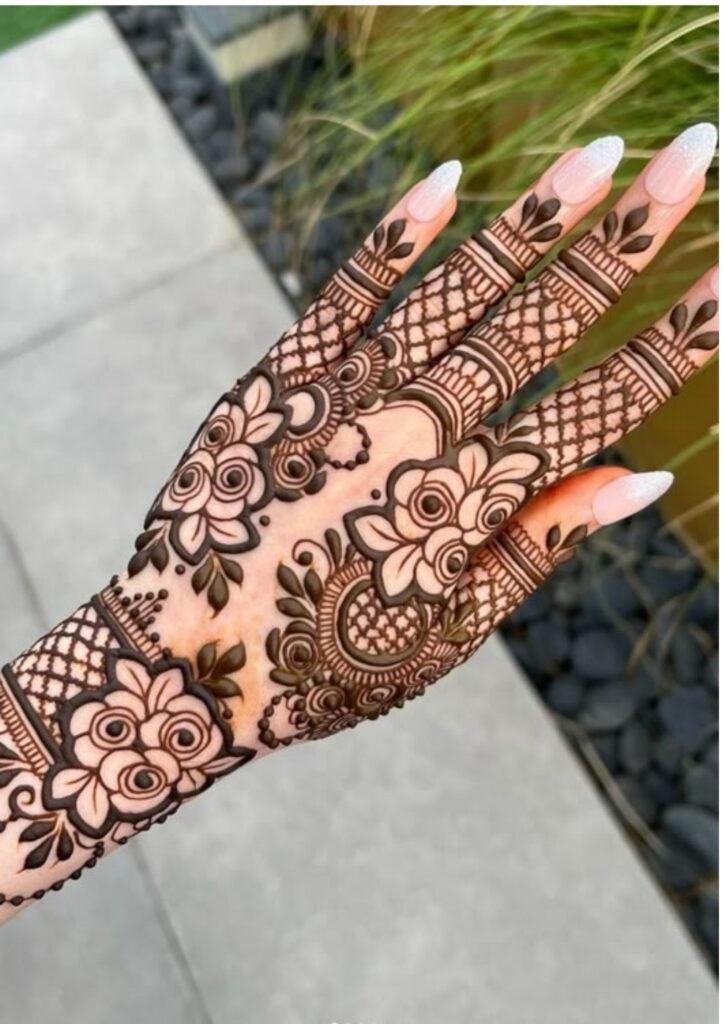 Stylish Simple Mehndi Design