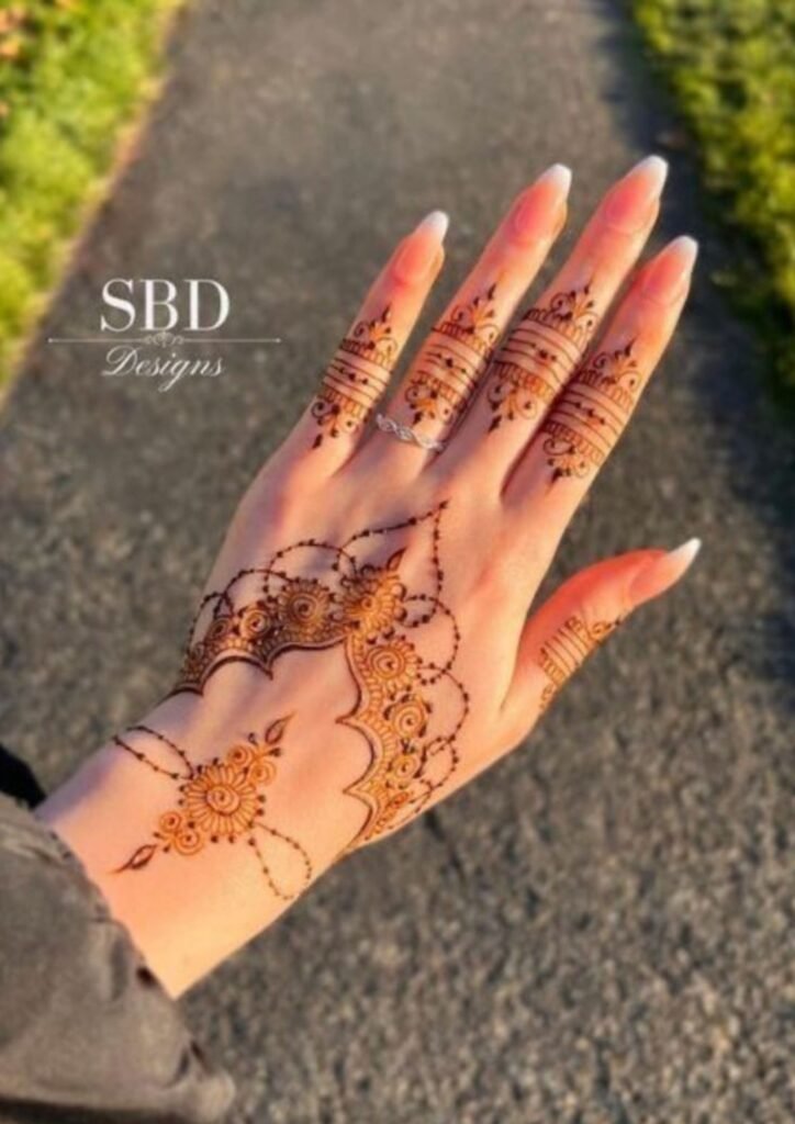 Stylish Simple Mehndi Design