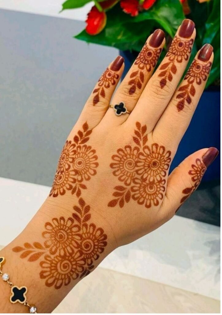Stylish Simple Mehndi Design