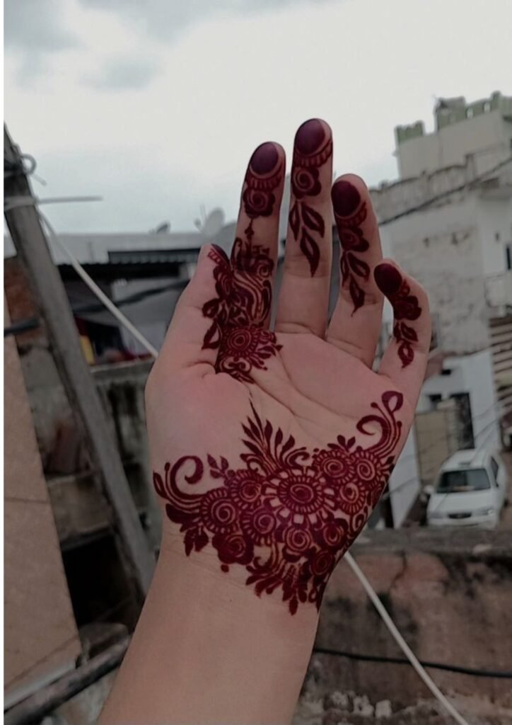 Stylish Simple Mehndi Design