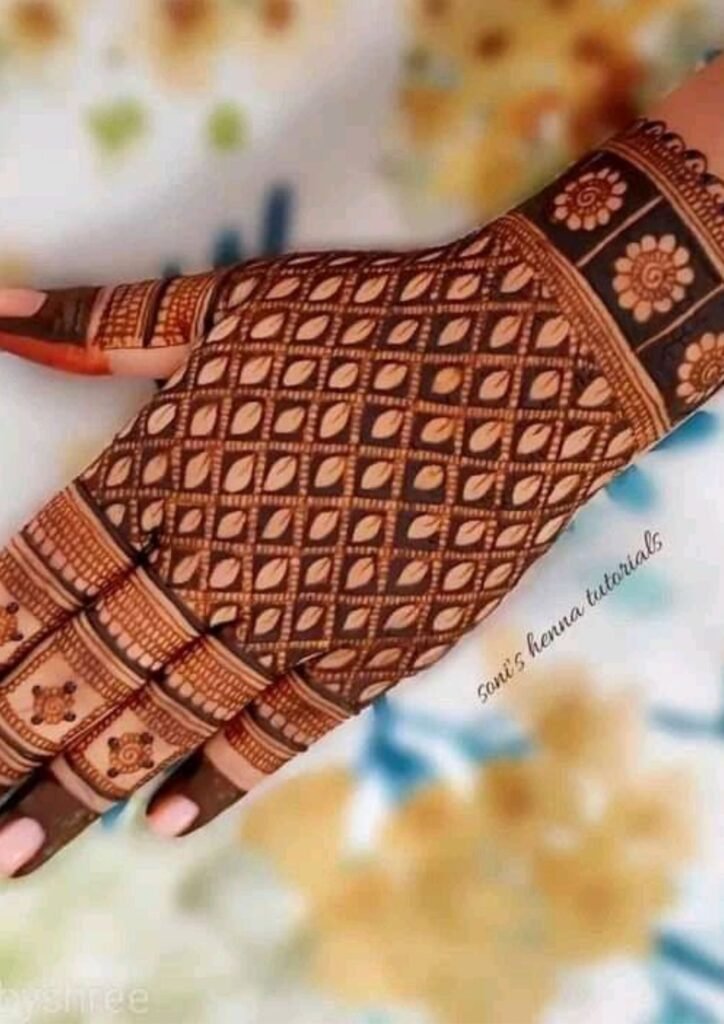 Back Hand Mehndi Design