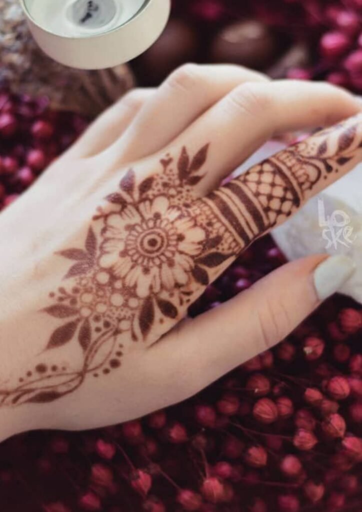 Finger Mehndi Design
