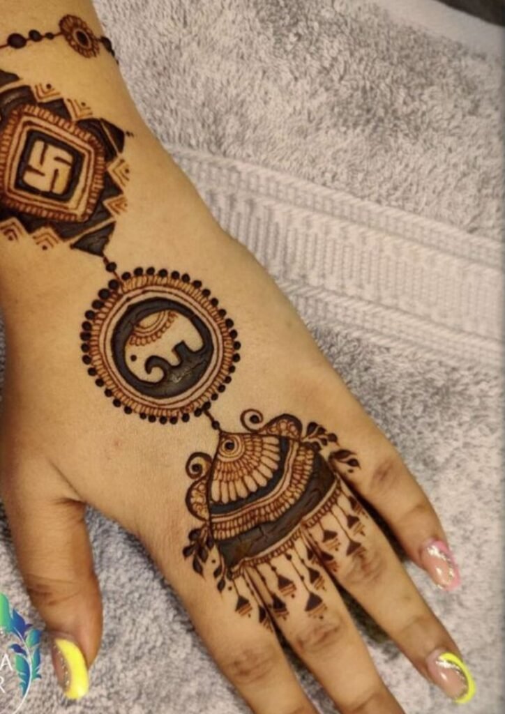 mehndi design front hand