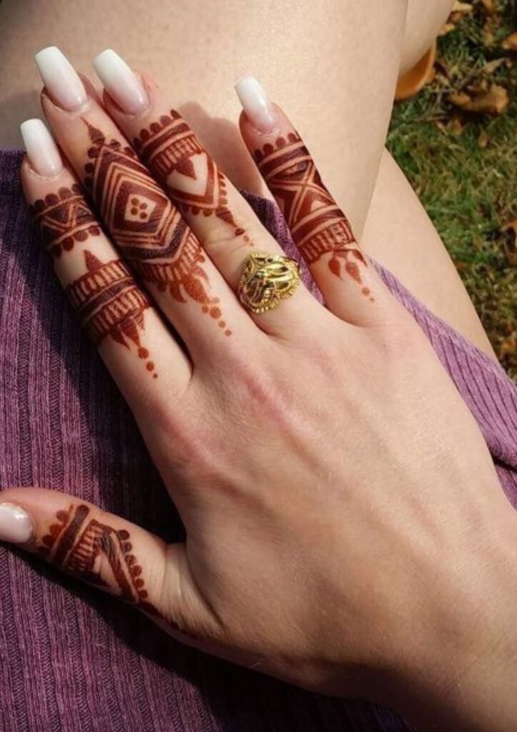 Back Hand Mehndi Design