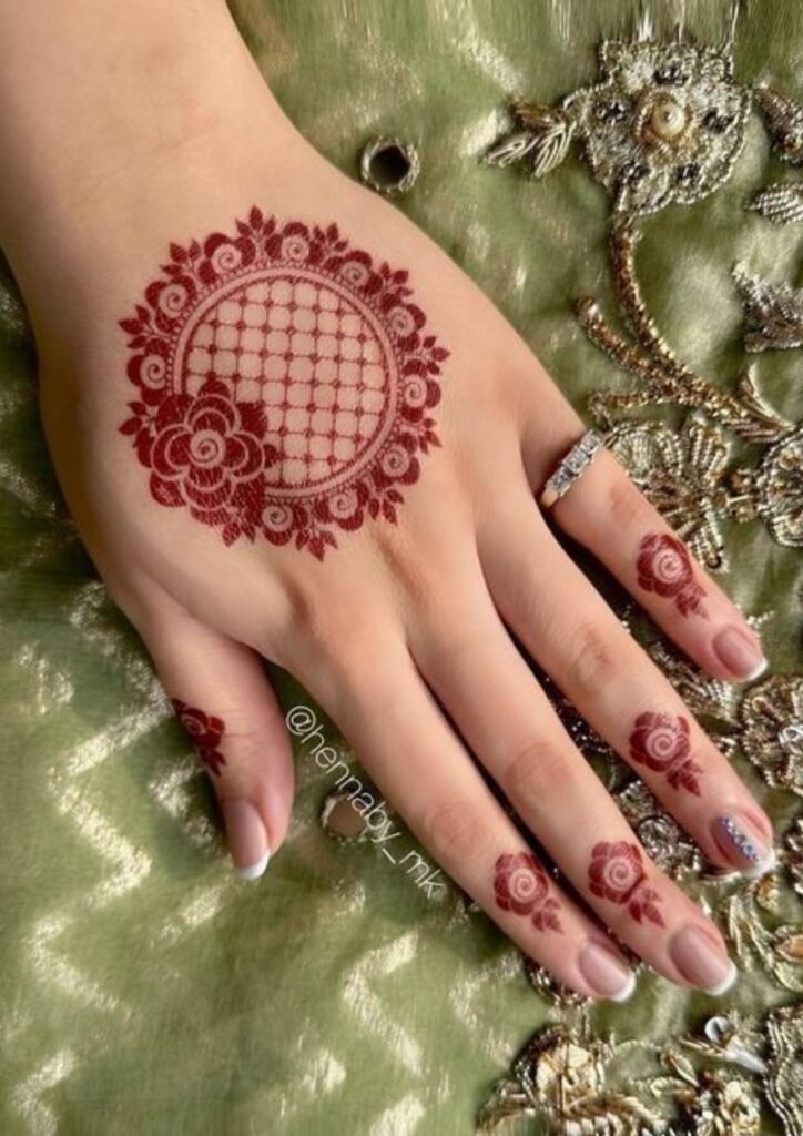 back hand mehndi design