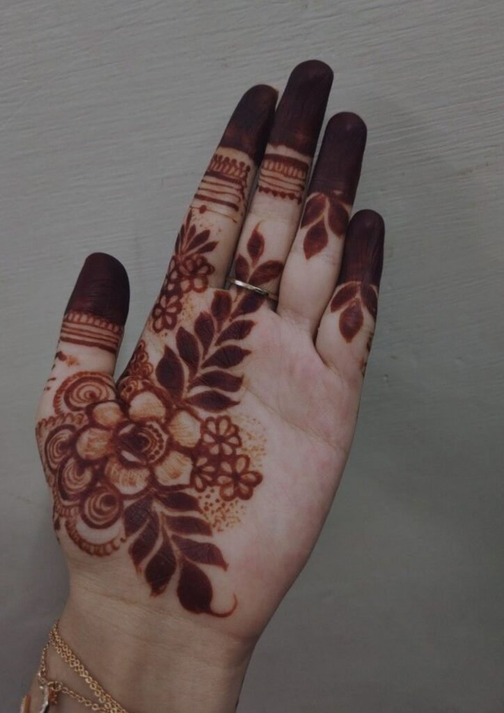 stylish back hand mehndi design