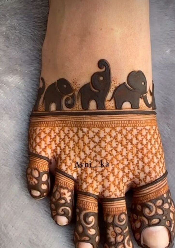 mehndi design front hand